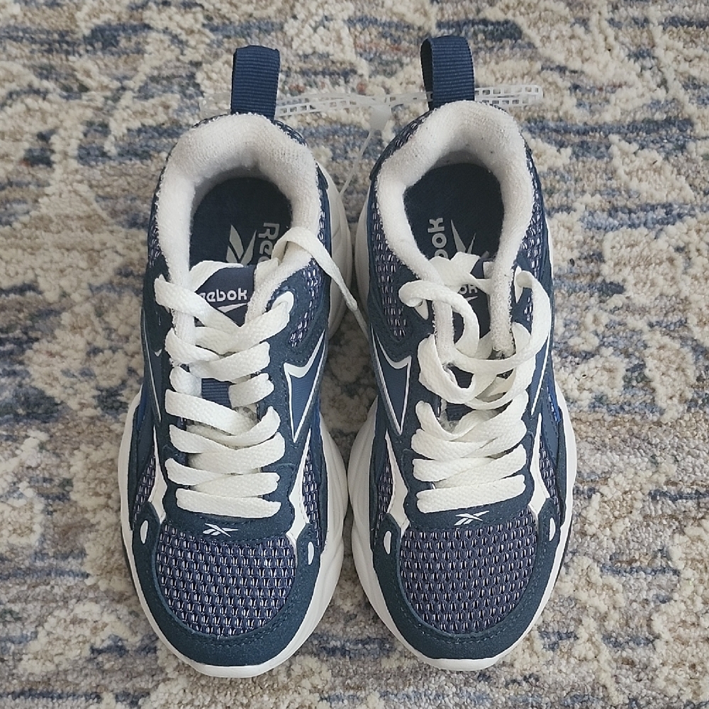 Reebok Kids Sneakers in Navy and White